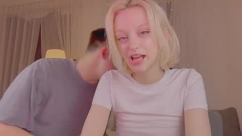 Snapshot of your_molly_mark chatting on 10.04.25 your_molly_mark online show from 10.04.25