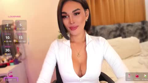 Miss Larah online show from 02.20.26