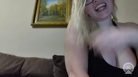 Snapshot of your_sinful_soul chatting on 07.27.26 Roxy online show from 07.27.26