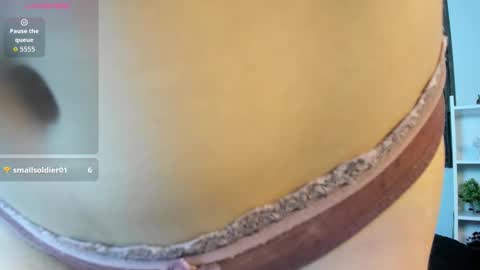 Snapshot of your_submissive_ chatting on 11.07.25 your_submissive_ online show from 11.07.25