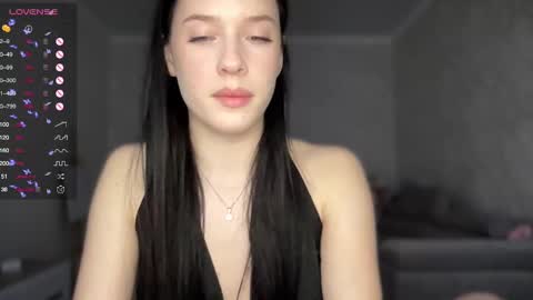 Mia  online show from 01.23.25