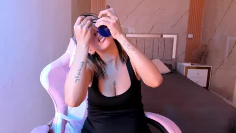 Snapshot of your_whore_salome chatting on 02.21.26 Salome online show from 02.21.26