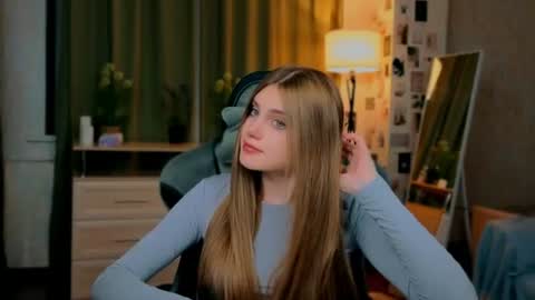 Snapshot of yourbeautyarya chatting on 06.15.26 Arya online show from 06.15.26