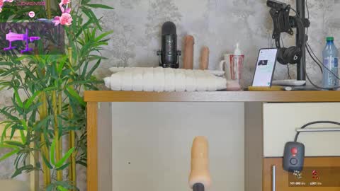 Anna online show from 10.14.25