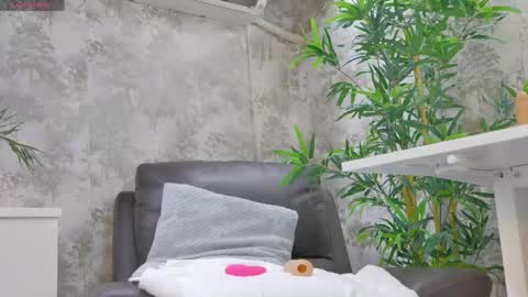 Anna online show from 04.19.26