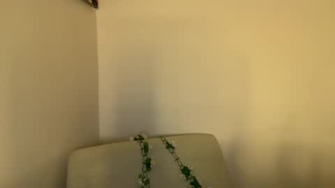 Snapshot of yourcutemolly__ chatting on 06.12.26 yourcutemolly__ online show from 06.12.26