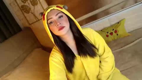 Snapshot of yourdevilsweettsx chatting on 11.22.25 JEN online show from 11.22.25