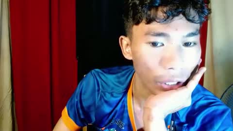 Snapshot of yourdreamboyx chatting on 12.24.24 Rence online show from 12.24.24