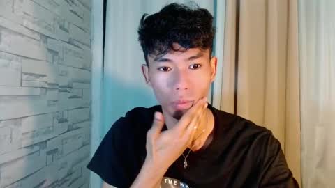 Snapshot of yourdreamboyx chatting on 12.28.24 Rence online show from 12.28.24