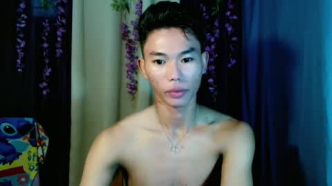 Snapshot of yourdreamboyx chatting on 01.27.25 Rence online show from 01.27.25