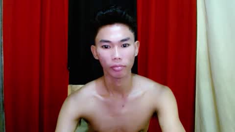 Snapshot of yourdreamboyx chatting on 02.10.25 Rence online show from 02.10.25