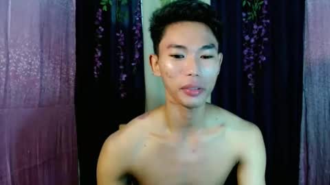 Snapshot of yourdreamboyx chatting on 02.27.25 Rence online show from 02.27.25