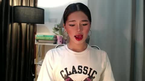 Snapshot of yourfavoratesunshine chatting on 09.18.25 Sunshine online show from 09.18.25