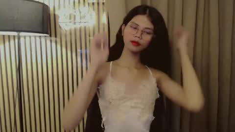 Vivian online show from 10.28.25