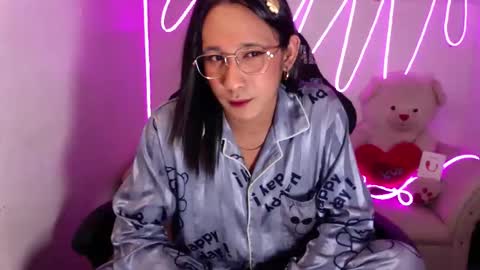 ZOE KHATE online show from 04.12.26