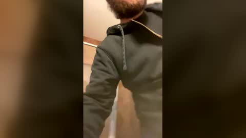 Snapshot of yourfavoritebartender chatting on 12.18.25 Hey Im Justin online show from 12.18.25