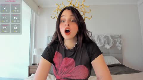 Snapshot of yourfreakygirl chatting on 10.31.25 Helena online show from 10.31.25