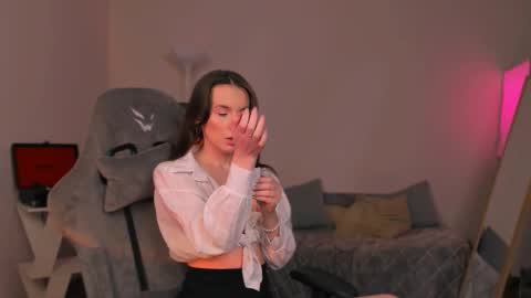 Chloe online show from 03.06.25