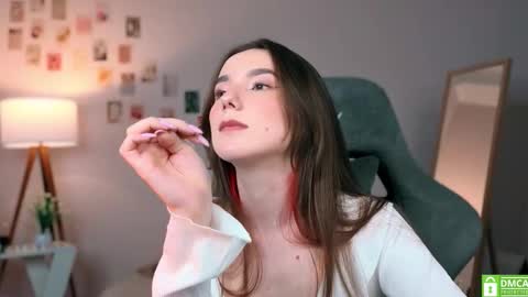 Chloe online show from 10.07.25