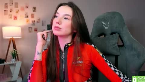 Chloe online show from 10.27.25