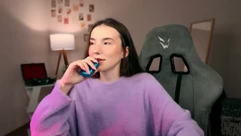 Chloe online show from 11.30.25