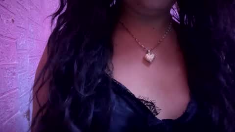 Snapshot of yourgirl_siam chatting on 11.22.25 siam do tab00 and dirty show online show from 11.22.25