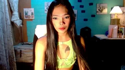 yourgirlandreaxxx online show from 10.30.25