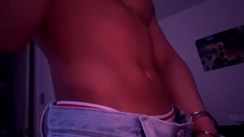 Snapshot of yourguyy21 chatting on 11.09.25 yourguyy21 online show from 11.09.25