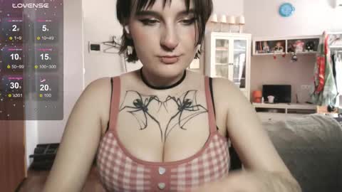 Snapshot of yourhanna_ chatting on 10.07.25 hanna online show from 10.07.25