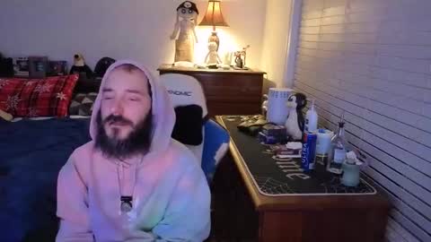 Snapshot of yourhighnessthis9inch chatting on 12.14.25 Sh online show from 12.14.25