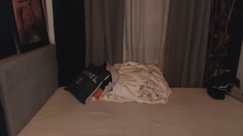 im your Bambie online show from 02.20.26