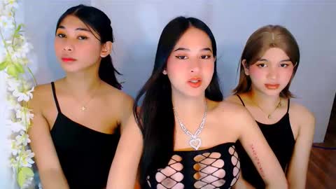 Snapshot of yourhumiliationgirl chatting on 11.25.25 yourhumiliationgirl online show from 11.25.25