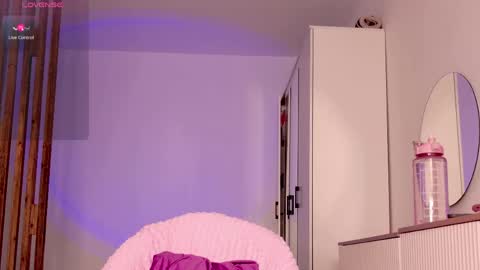 Snapshot of yourlovelyjul chatting on 04.13.26 Julia 3 online show from 04.13.26