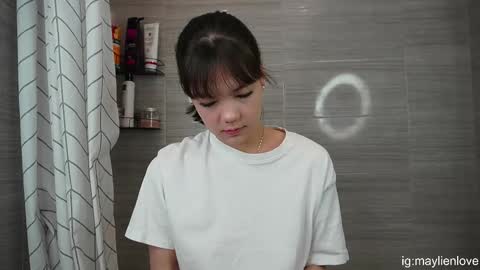 yourmaylien online show from 10.10.25