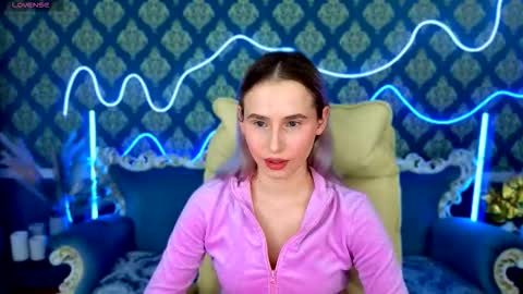 Snapshot of yourmoneyboss_nikki chatting on 11.11.25 yourmoneyboss_nikki online show from 11.11.25