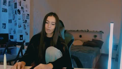 Eva online show from 10.13.25