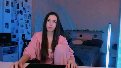 Eva online show from 10.14.25