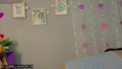 Snapshot of yourrmuse_ chatting on 09.10.25 Isabella but you can call me Isa .-. online show from 09.10.25