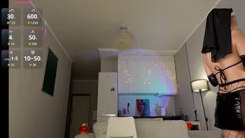 Snapshot of yoursecretloveee chatting on 02.08.26 Luminous Luna online show from 02.08.26