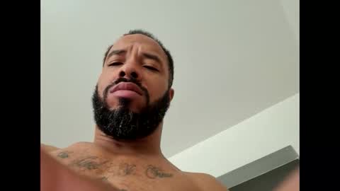 Snapshot of yoursexydaddy79 chatting on 10.01.25 mother fucker online show from 10.01.25