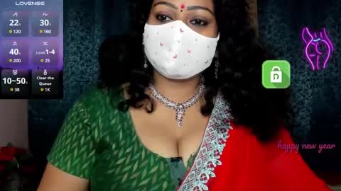 Snapshot of yourss_preethy chatting on 01.01.25 preethy online show from 01.01.25