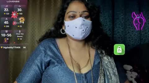 Snapshot of yourss_preethy chatting on 02.01.25 preethy online show from 02.01.25