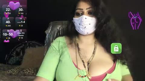 Snapshot of yourss_preethy chatting on 10.08.25 preethy online show from 10.08.25