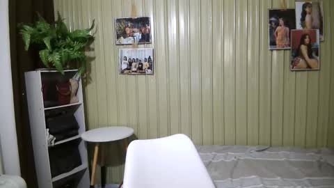 yoursubmissive_larah online show from 03.10.26