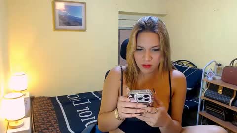 Snapshot of yoursweetangelxxx chatting on 02.28.25 YourDreamgirl online show from 02.28.25