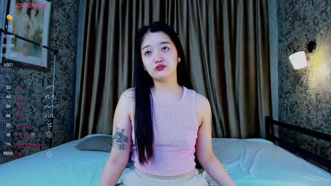 Snapshot of yoursweetsoul chatting on 09.11.25 Bella online show from 09.11.25