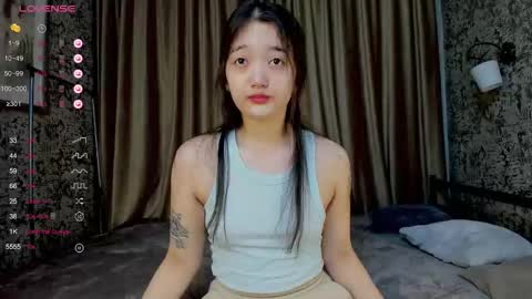 Snapshot of yoursweetsoul chatting on 09.22.25 Bella online show from 09.22.25