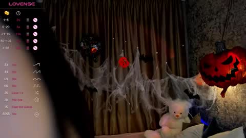 Snapshot of yoursweetsoul chatting on 10.22.25 Bella online show from 10.22.25