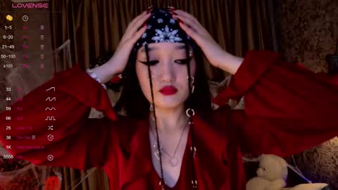 Snapshot of yoursweetsoul chatting on 10.30.25 Bella online show from 10.30.25