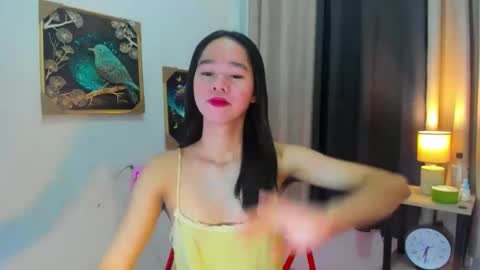 Snapshot of yourtinybunny chatting on 05.19.26 yourtinybunny online show from 05.19.26